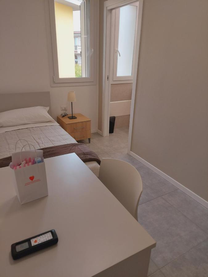 Residenza Delizia Camere & Appartamenti "Residenze Del Cuore" Verona Exterior foto