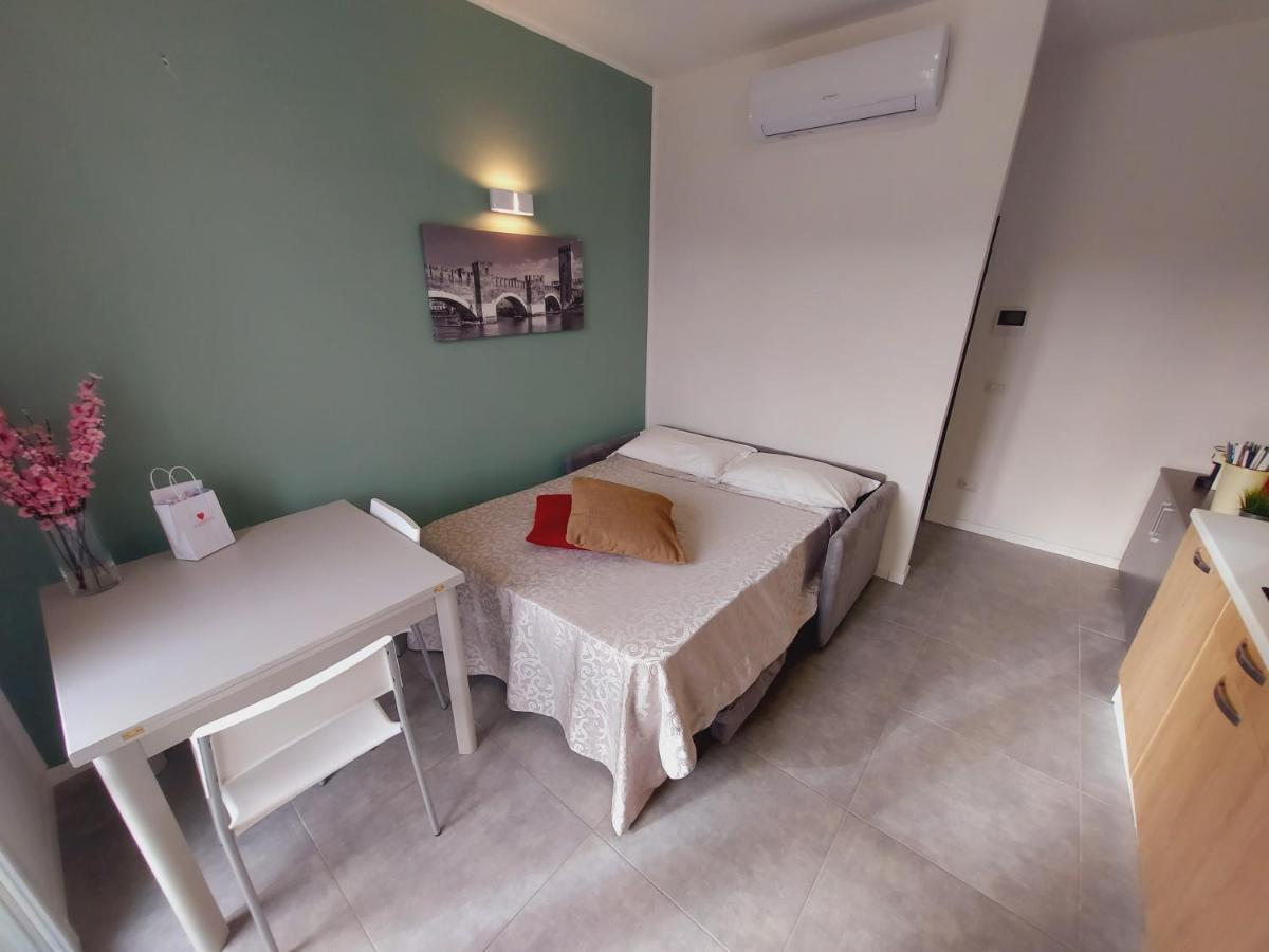 Residenza Delizia Camere & Appartamenti "Residenze Del Cuore" Verona Exterior foto