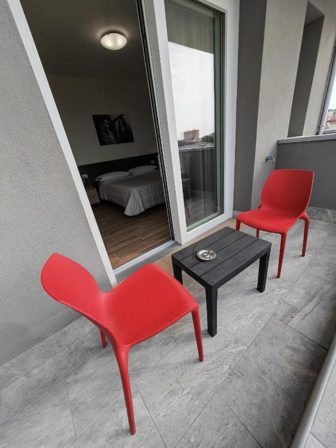 Residenza Delizia Camere & Appartamenti "Residenze Del Cuore" Verona Exterior foto